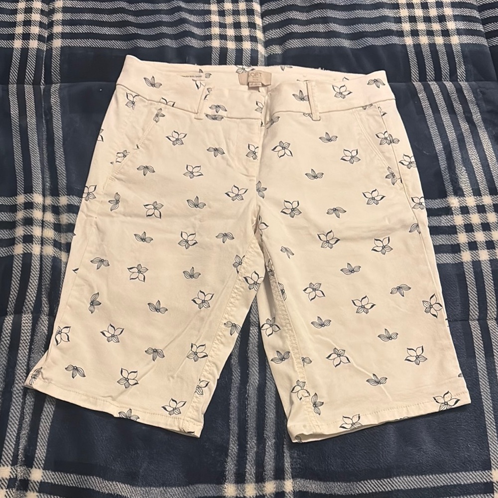 LOFT Cream Bermuda Shorts with flower Print